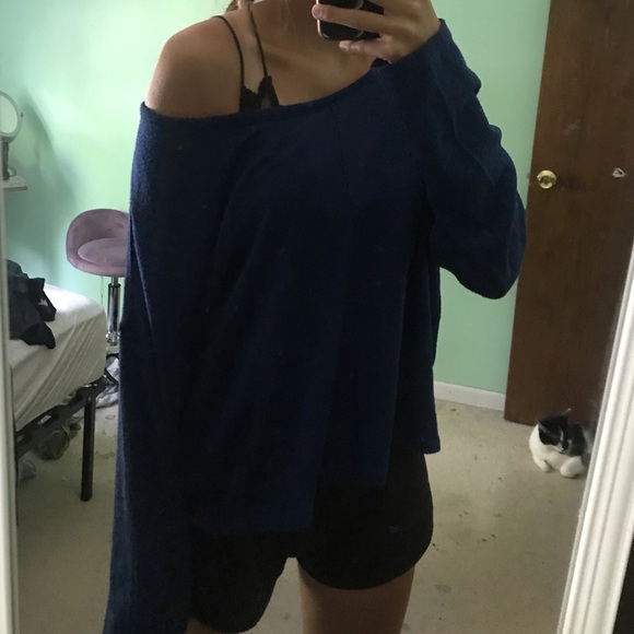 blue sweater - Picture 2 of 6